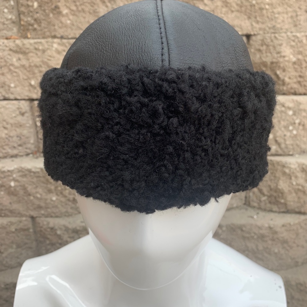 Sheepskin shearling leather round winter hat NWT